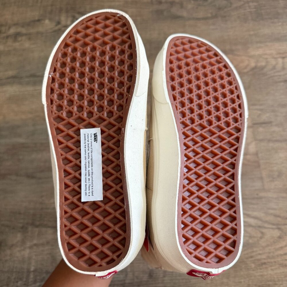 NWT Suede and Fleece Lining Size 6 - Picture 2 of 6